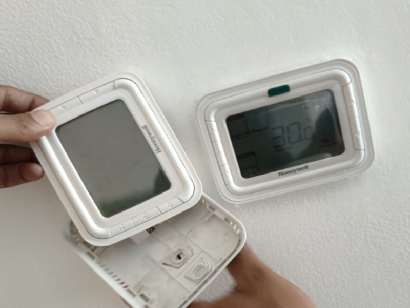 Digital and smart AC thermostat wiring repair and calibration